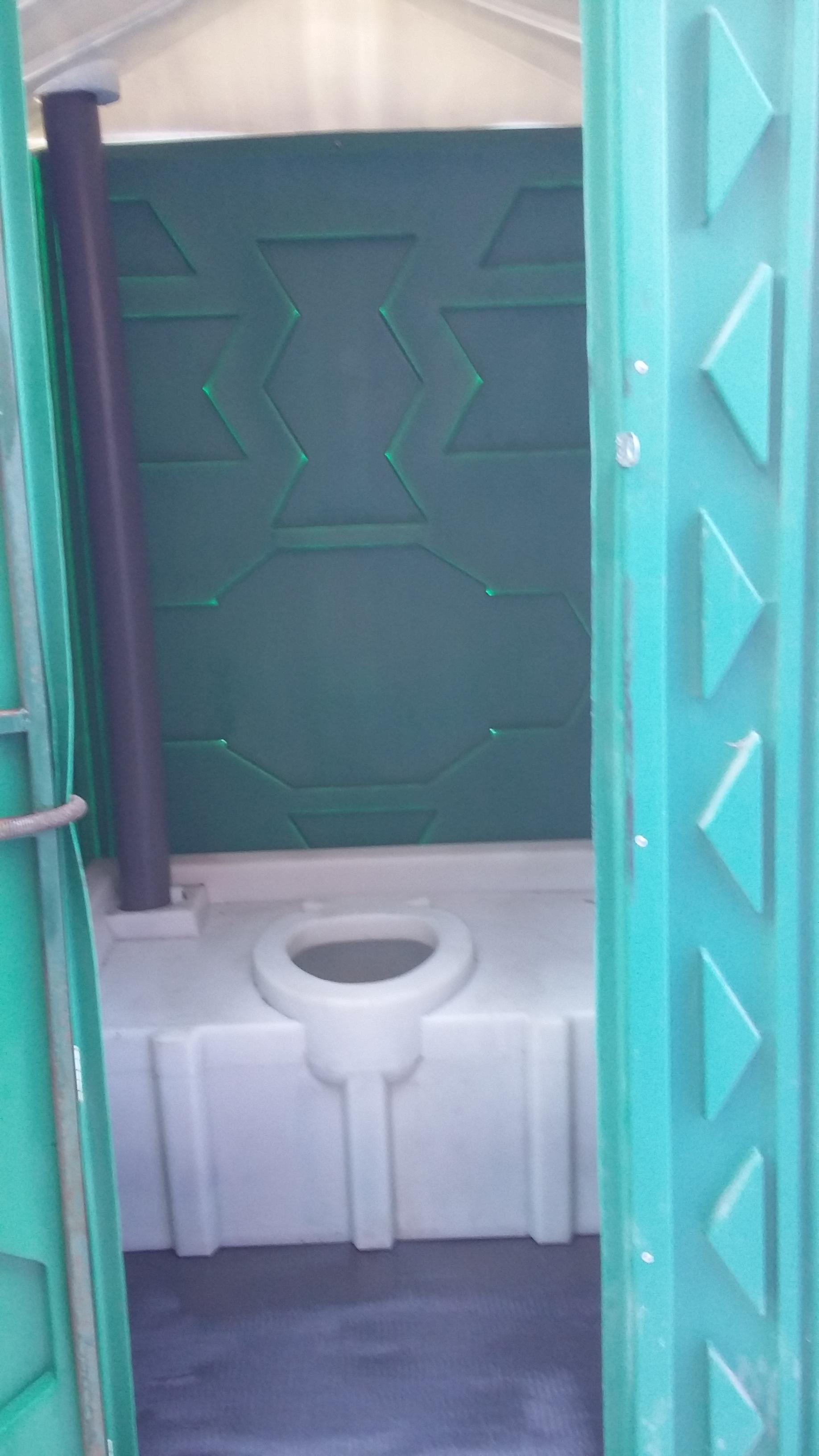 Мобильная туалетная кабина б/у